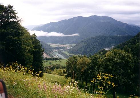 foto č. 006 - Pohled na údolí, kterým protéká řeka Enns
