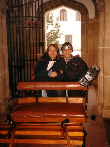 foto č. 033 - Radka s Petrem na historických dřevěných saních
