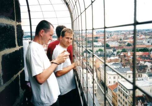 foto č. 027 - Výhled na Plzeň z věže. Davidovi došly baterie ve foťáku.
