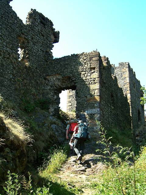 foto č. 015 - Trosky hradu na vrcholu.
