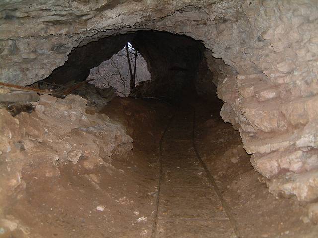 foto č. 040 - Poslední a největší jeskyni jsme našli až při zpáteční cestě.
