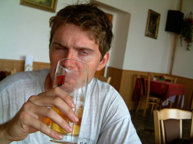 foto č. 040 - Tomášova typická pivní grimasa.
