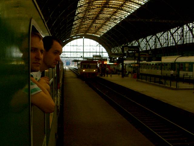 foto č. 046 - V Praze na hlavním nádraží.
