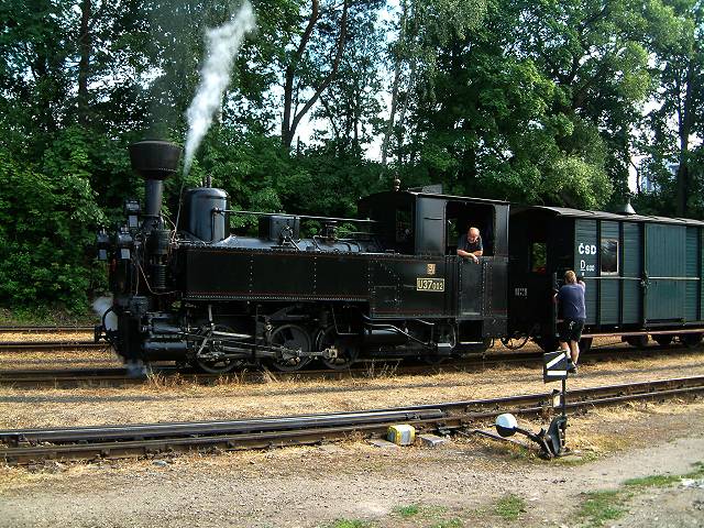 foto č. 016 - 24 tun železa z Lince - to je parní lokomotiva U37.0 na nádraží JHMD v Jindřichově Hradci.
