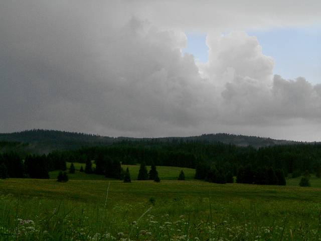 foto č. 043 - Pohoří na Šumavě za bouřky - bleskový závěr čundru.
