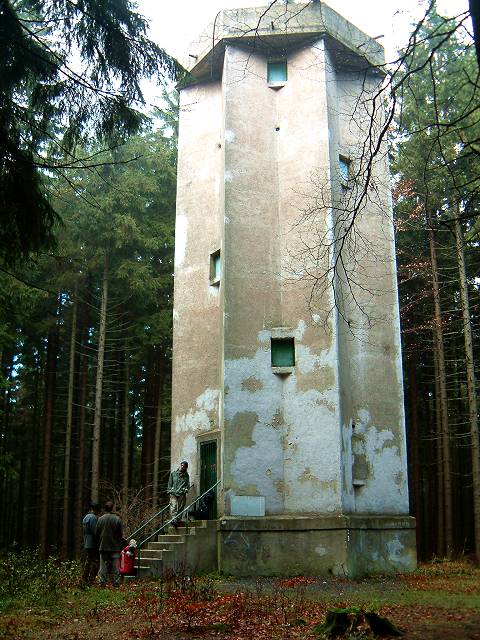 foto č. 003 - Železobetonový monolit z roku 1940 na Melechově (709 m. n. m.)
