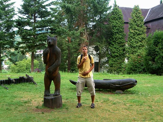 foto č. 044 - Dva medvědi ve zdejším parku.
