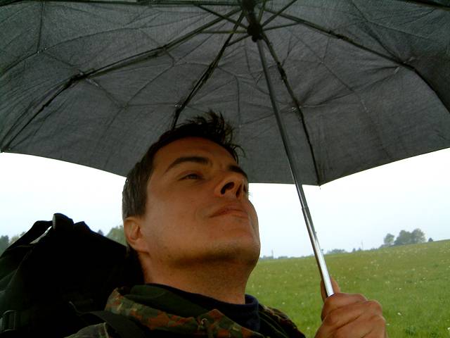 foto č. 030 - Pod deštníkem je hej
