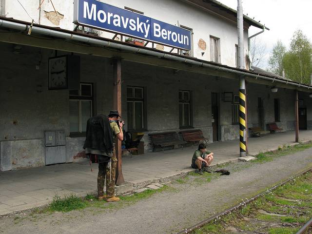 foto č. 028 - ...na Moravskoberounském nádraží.
