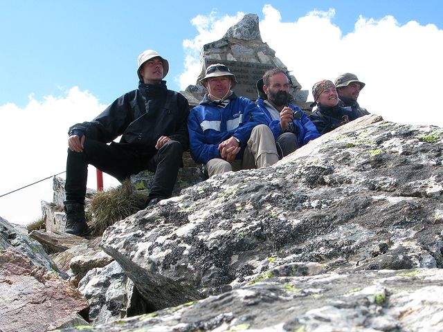 foto č. 067 - Petr, Píďa, Pepa, Arwen a Hex na vrcholovém fotu.
