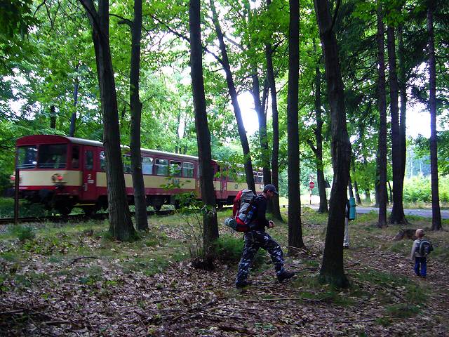 foto č. 009 - Podél tratě směrem k Mirošovicím.
