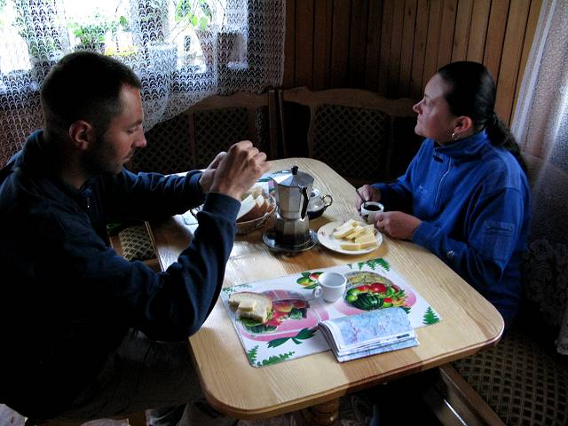 foto č. 115 - Jirka a Arwen u snídaně.
