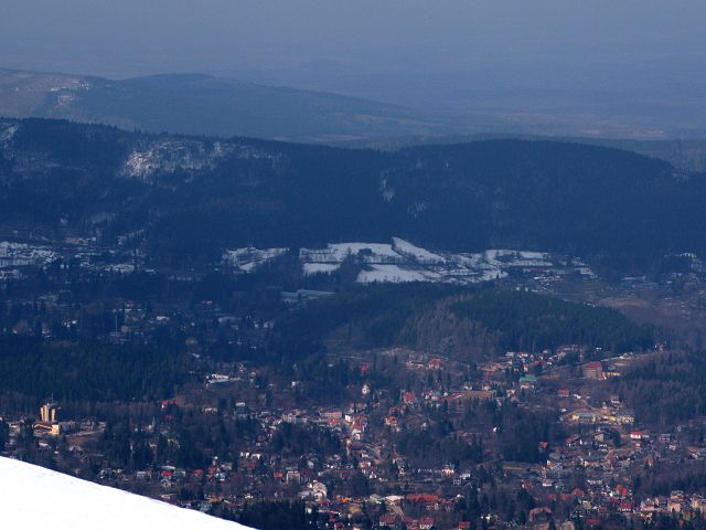 foto č. 008 - Pohled na Szklarskou Porębu z Łabského Szcytu.
