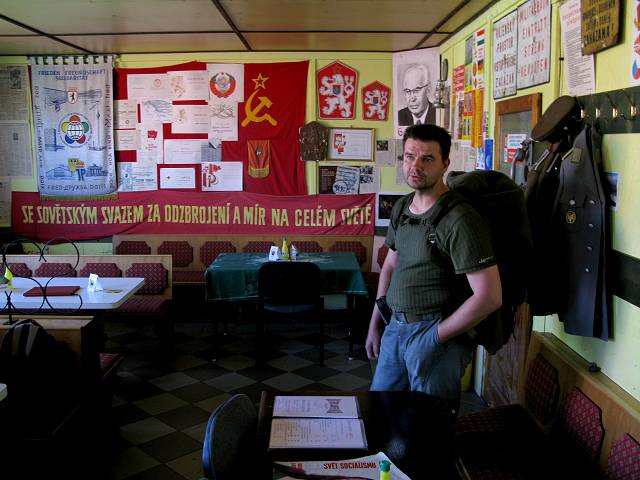 foto č. 010 - Se Sovětským Svazem zde poobědváme…
