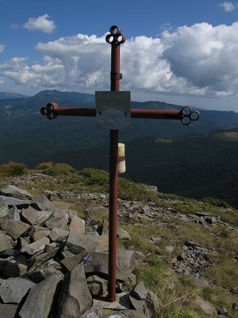 foto č. 104 - Vrcholový kříž na Vf. Stracior (1963m).
