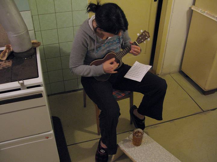 foto č. 003 - Nějako se mi smrskla kytara!
