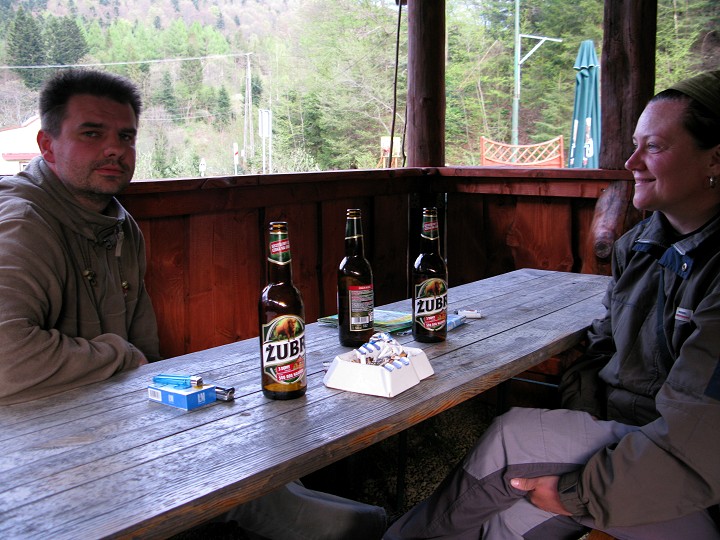 foto č. 033 - Ochutnáváme pivo značky Żubr.
