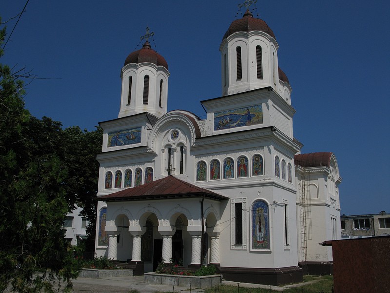 foto č. 200 - Kostel v Mangalii. Naproti kostelu je antické muzeum, které navštěvujeme.
