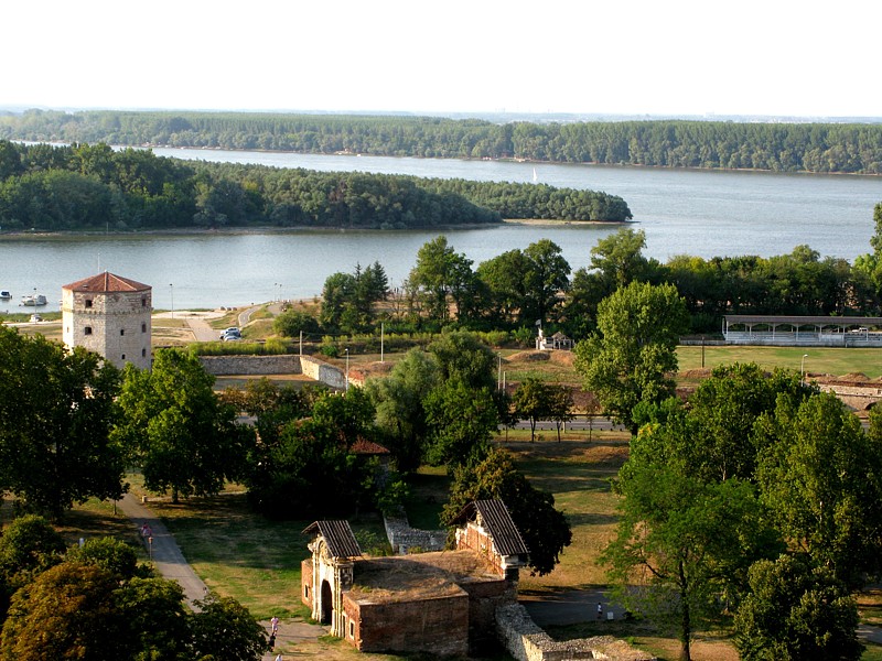 foto č. 084 - Soutok řek Sávy a Dunaje.
